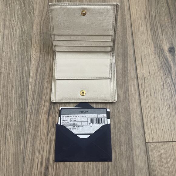 PRADA SAFFIANO METAL CERA 1M0204 Vertical Card Holder Ivory Gold Hardware GUC - Picture 6 of 11